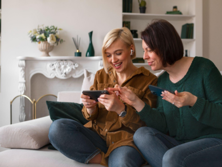 Spielen verbindet, auf der Couch und vor dem Bildschirm