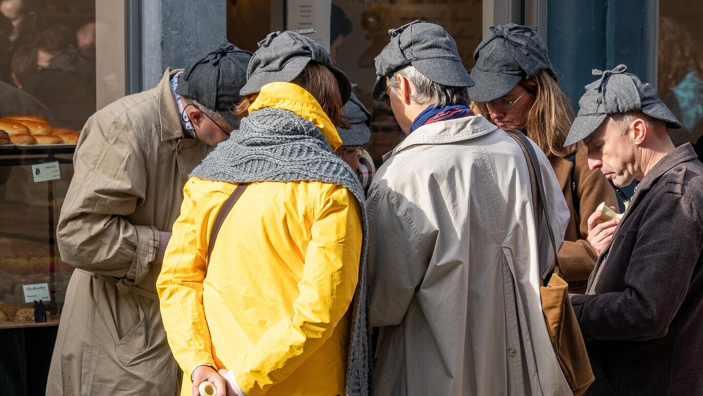 Spiele zum Geburtstag für Erwachsene: Schnitzeljagd in anspruchsvoll